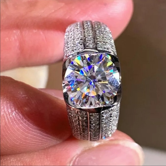 HALO 925 STERLING SILVER DIAMOND RING, CUTE RING, SHINY RING. - Picture 5 of 6